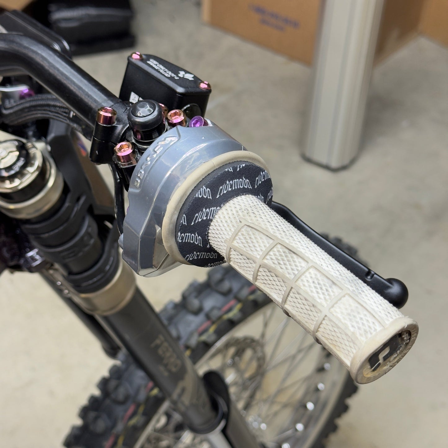 RIDEMODA Grip Donuts
